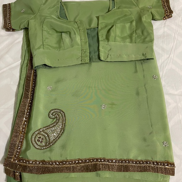 Saree - Picture 5 of 5